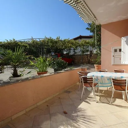 Διαμέρισμα Schoene In Mit Eigener Terrasse