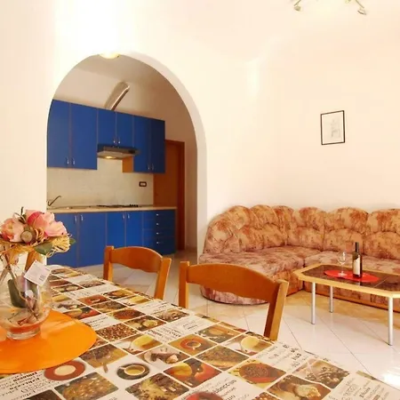 Schoene In Mit Eigener Terrasse Διαμέρισμα